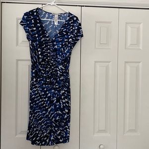 Laundry size 8 dress fir office or date night. Blues and white.